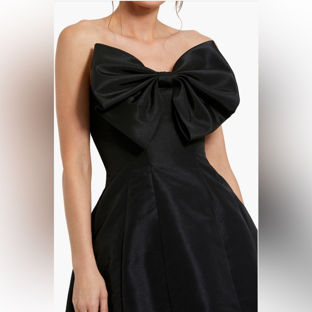 Mac Duggal Black Strapless Bow Mini Dress NWT Size 2